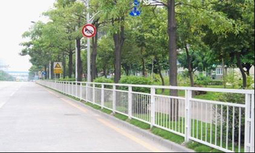 道路交（jiāo）通護欄 品質優良